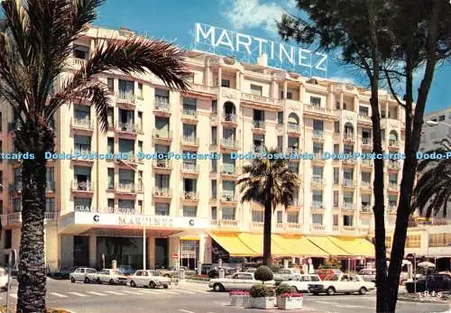D134955 Reflets de la Cote dAzur  Cannes A Mmes Sur la Croisette lHotel