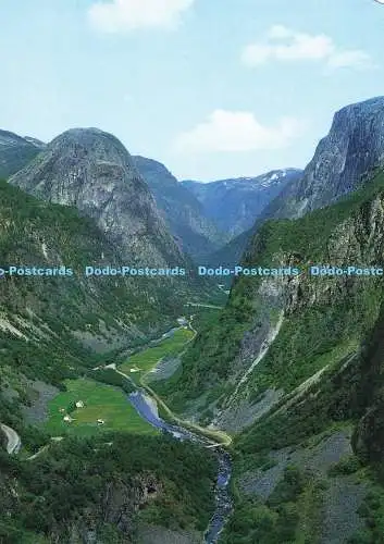 D135226 Norwegen Blick vom Hotel Stalheim Richtung Naeroydal Valley und Jordalsnute