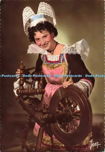 D138378 La Bretagne Pont Aven Jeune Fille au Rouet Jean Modele Deposee
