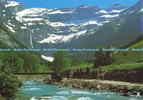 D136591 K 94 Les Pyrenees Cirque de Gavarnie Le Cirque la Cascade et le Gave vus