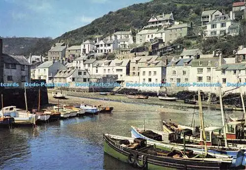 D143447 Polperro Cornwall Kleiner Bach Pol fließt zwischen felsigen Landzungen Dixon