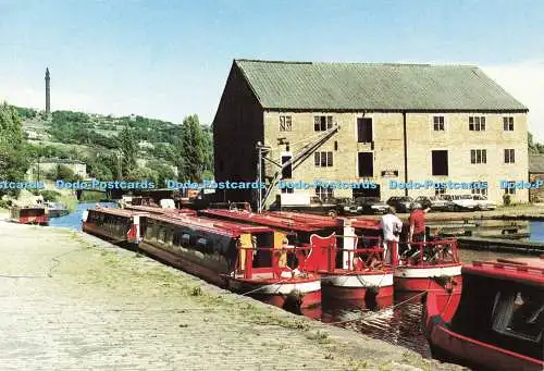 D143546 WY 015 Sowerby Bridge Canal Basin Old Salt Warehouse and Marina Photogra