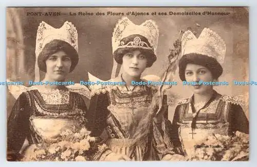 R779620 Pont Aven La Reine des Fleurs d Ajoncs et ses Demoiselles d Honneur