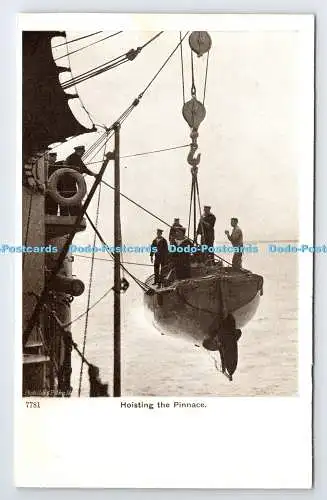 R780307 Heben des Pinnace Gale und Polden der Nelson-Serie