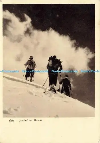 D192393 Ätna Skifahrer unterwegs Manara Foto Salanitro