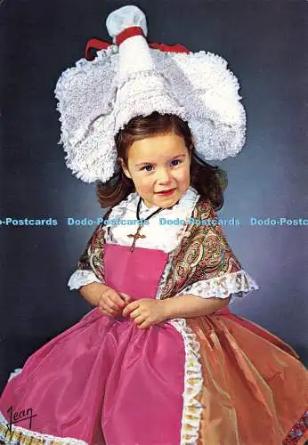 D198780 La Normandie Petite Fille en Costume dit Papillon d Avranches Jean