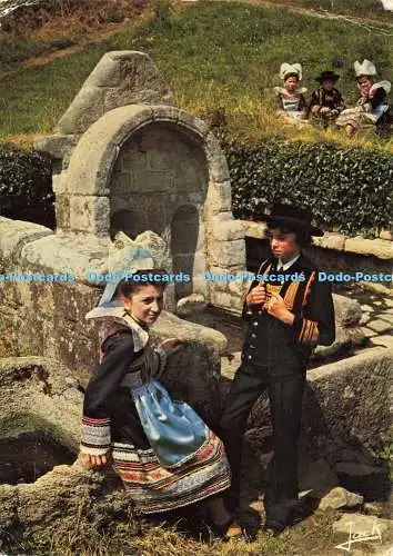 D194192 Folklore de Bretagne Pont Aven Riec Belon Nevez 1119 Jeune couple du gro
