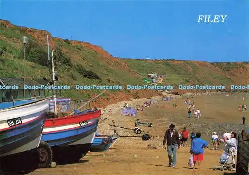 D215209 Filey North Yorkshire Coble Landing and Beach Judges C 13692 Alan Curtis