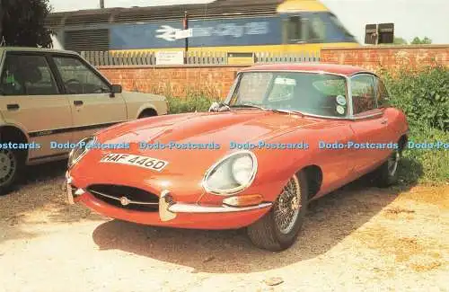D221512 Jaguar E Type mit Inter City 125 vorbei an der Schleuse Kintbury in der Nähe von N
