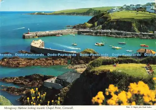 D227166 Cornwall Mevagissey Hafen mit Blick auf Chapel Point John Hinde Ltd