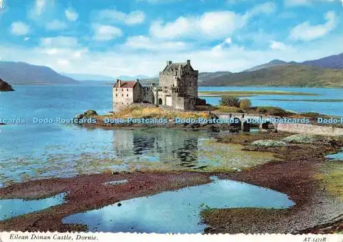 D227888 Dornie Eilean Donan Castle Valentine