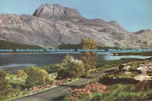 D251082 Slioch and the Road von Loch Maree J B White Ltd