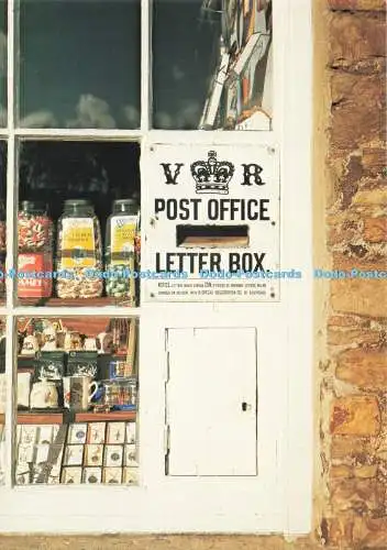 D255930 Viktorianischer Briefkasten im Postfenster J Arthur Dixon