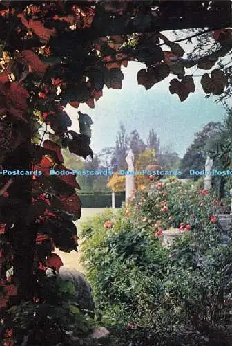 D264299 Schloss Kent Hever bei Edenbridge Herbstfarben in den italienischen Gärten