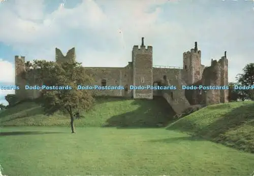D264774 Suffolk Framlingham Castle Blick von West Crown W S Cowell Ltd