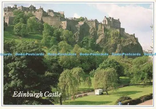 D265238 Edinburgh Castle mit Blick von den Princes Street Gardens zum Majestätischen
