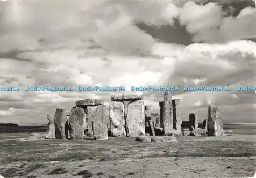 D265469 Wiltshire Stonehenge Blick von Westen zeigt Steine, die 1958 errichtet wurden Cr