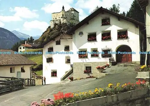 D267135 Bad Tarasp Vulpera Dorfplatz Sparsels mit Schloss Tarasp Laut Überliefer