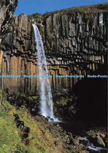 D272441 Svartifoss Wasserfall im Skaftafell Nationalpark in Oraefi Solarfilma Ha