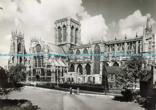 D265870 York The Minster Yorkshire South Front Gordon Fraser Karte W J grün