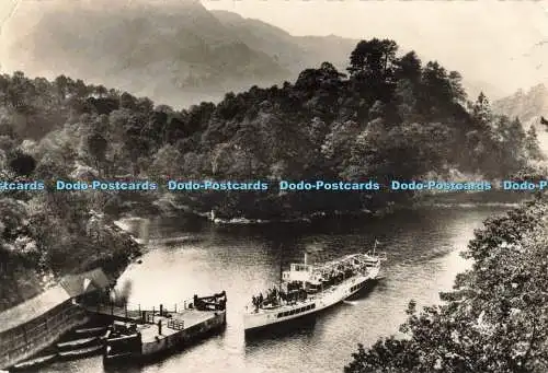 D267425 Trossachs Loch Katrine Dampfgarer S S Sir Walter Scott nähert sich Pier Val