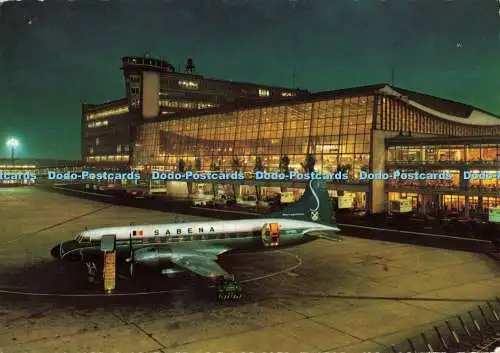 D270893 Flughafen Brüssel National bei Nacht Krüger