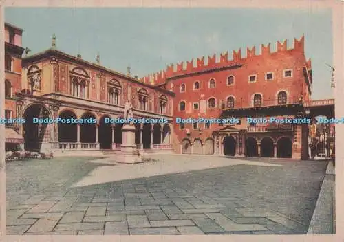 D273089 Verona Piazza dei Signori Gianni Ferrari P Marzari