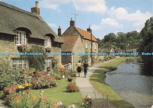 D268340 North Yorkshire Thornton Le Dale Reetdachhaus und Beck Isle Richter C