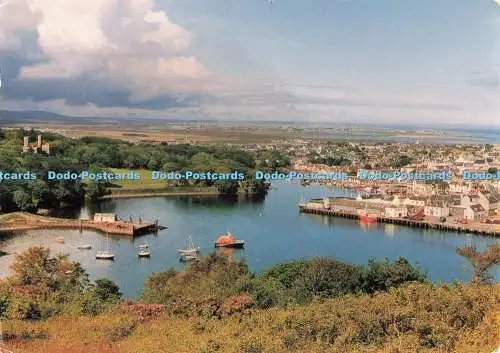 D268494 Die zwei Gesichter von Stornoway, der geschäftigen Stadt und dem schönen Castle Gro