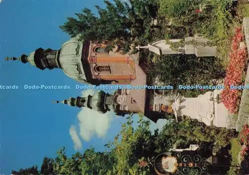 D275435 Salzburger St. Peter Friedhof und St. Peter Kirche Kiesel