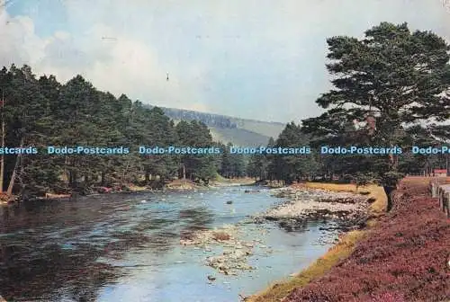 D276200 Aberdeenshire The River Dee bei Braemar J Arthur Dixon Ltd 1968