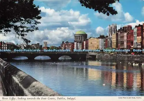 D277002 Irland Dublin River Liffey mit Blick auf die vier Höfe John Hinde