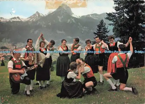 D281623 Tirol Reutte mit Gernspitze 2164 m Figurentanz Trachtenverein Lechaschau