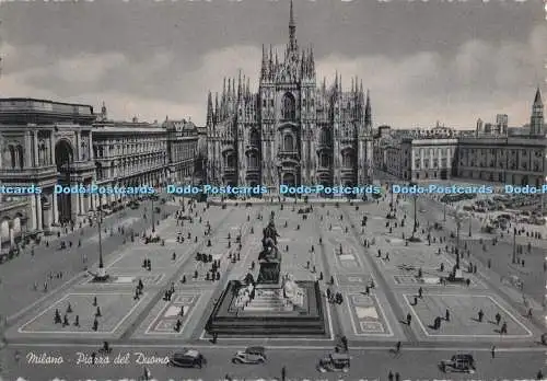 D279260 Milano Piazza del Duomo Giesse