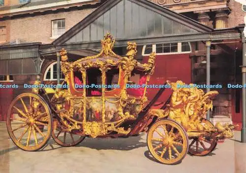 D282021 Buckingham Palace The Royal Mews The Gold State Coach 1762 Topical Press