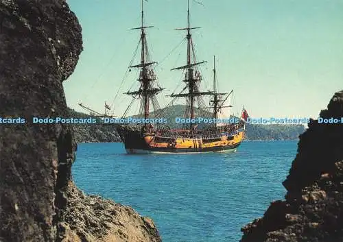 D284367 Australien Queensland Endeavour at Butterfly Bay The Endeavour Replica J