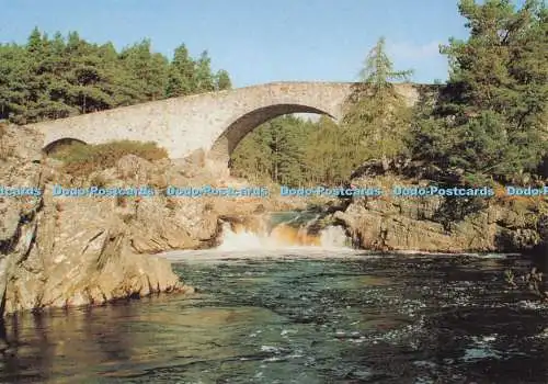 D279825 General Wade Brücke überquert die schnell fließende Catherine R McLeod J Arthu