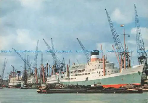 D282374 Rotterdam Europoort Meer dan 25 000 Zeeschepen per Jaar Carre and Ter Br