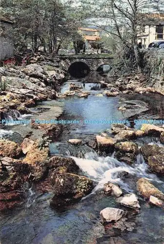 D284665 Cheddar Der Fluss Yeo, der durch das Dorf Cheddar fließt J Arthur Dixon