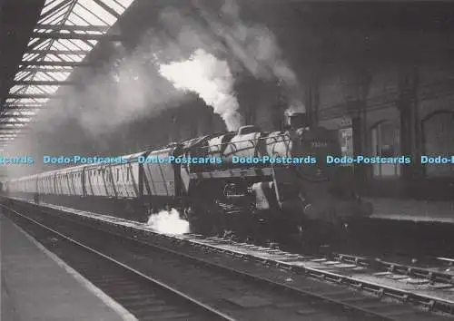 D285187 Leicester London Road Station in the 1950 with a London St Pancras Bound