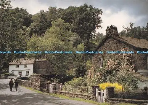 D287999 Elterwater Village Peter Pedley Postkarten Glossop 2000