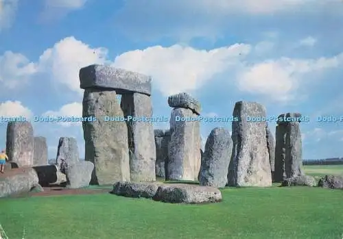 D288087 Stonehenge. Wiltshire. Ansicht mit Blick nach Nordosten. Trilithons zeigen. Mini
