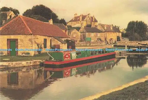 D288295 Bradford auf Avon. Narrowboat Ladywood and the Wharf Buildings. Gedanke F