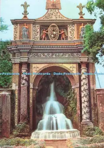 D289302 Tivoli. Der Eulenbrunnen oder der Vögel. Villa d Este. Alterocca