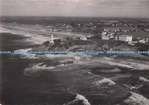 D290006 Biarritz. Les Falaises du Phare a Droite l Hotel Regina. Artaud Pere et