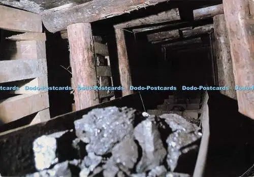 D296886 Frühe Mechanisierung zeigt einen Schaberförderer. Chatterley Whitfield Min