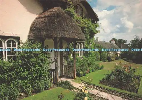 D294059 Lyndhurst. Schwanengrün. Ein neues Waldhaus. J. Arthur Dixon