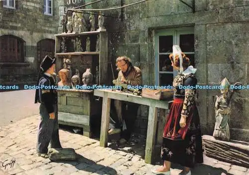 D290207 En Bretagne. Locronan. Finistere. Job. Greff