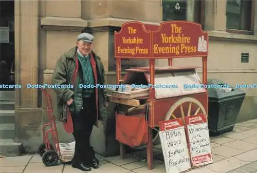 D292101 York. Zeitungsverkäufer. David Shaw. Haworth. Graham. Rosalind Dochte