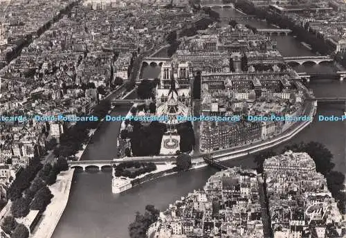 D290389 En Avion Sur Paris. Lile de la Cite Prise de l ile Saint Louis. Kerl. Ein